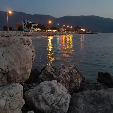 Kings Castle Sea View Apartamento Orikum