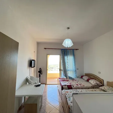 Apartment 15 App *