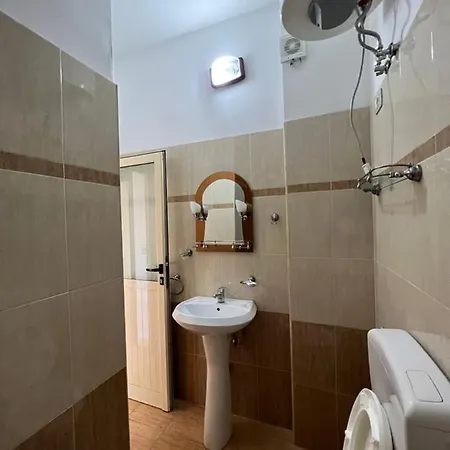 Apartment 15 App *