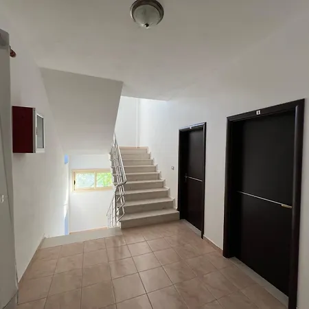 Kings Castle Sea View Apartments Studio- 1 Bedroom- 2 Bedroom אוריקום