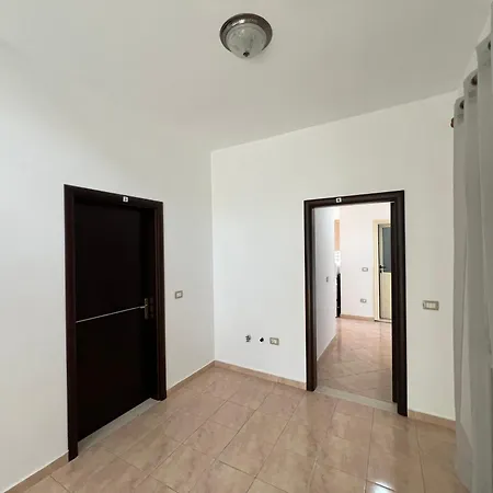 Kings Castle Sea View Apartments Studio- 1 Bedroom- 2 Bedroom אוריקום