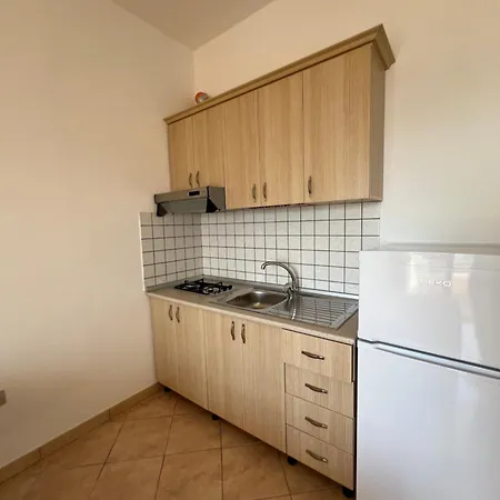 Kings Castle Sea View Apartments Studio- 1 Bedroom- 2 Bedroom אוריקום