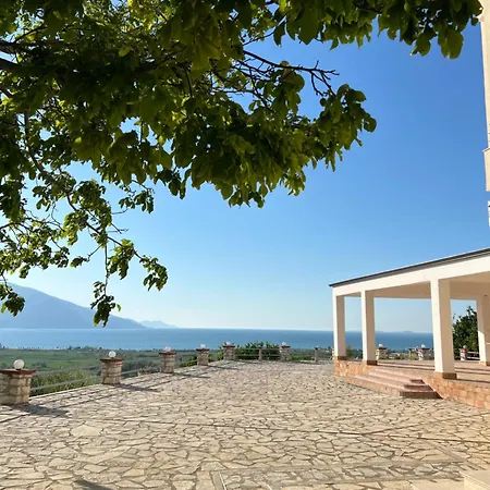 Kings Castle Sea View Apartments Studio- 1 Bedroom- 2 Bedroom * אוריקום