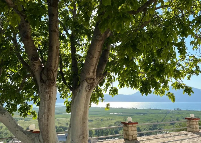 Kings Castle Sea View Apartment Orikum